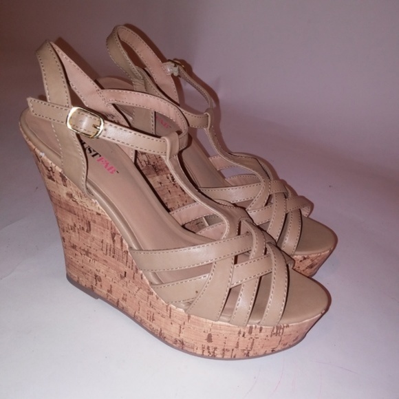 Just Fab Wedge Sandals - Picture 8 of 8